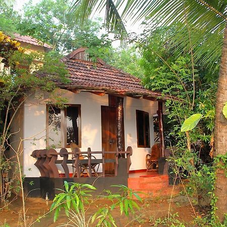 מלון North Paravur Big Banana Island Retreat מראה חיצוני תמונה